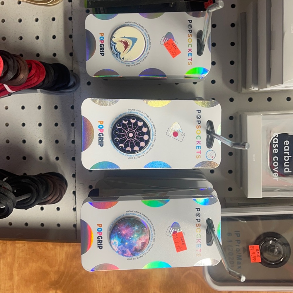 Pop sockets